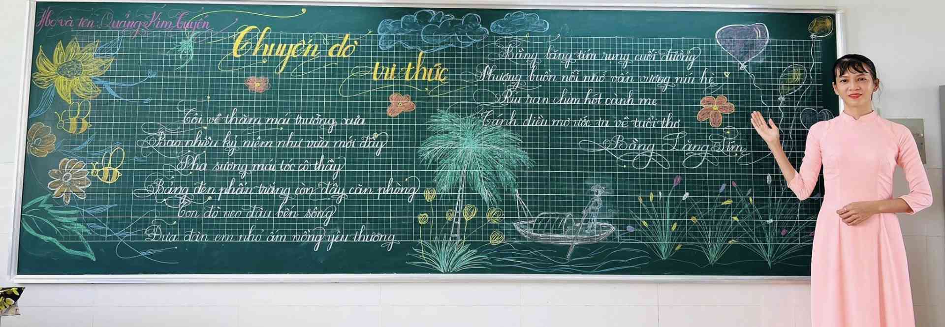 Thầy cô giáo tham gia hội thi Viết chữ đẹp trên bảng